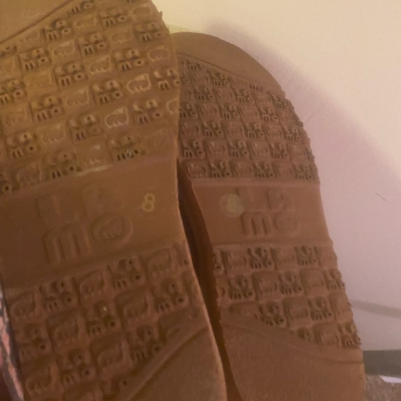 LAMO Sheepskin Boots - Picture 4 of 8